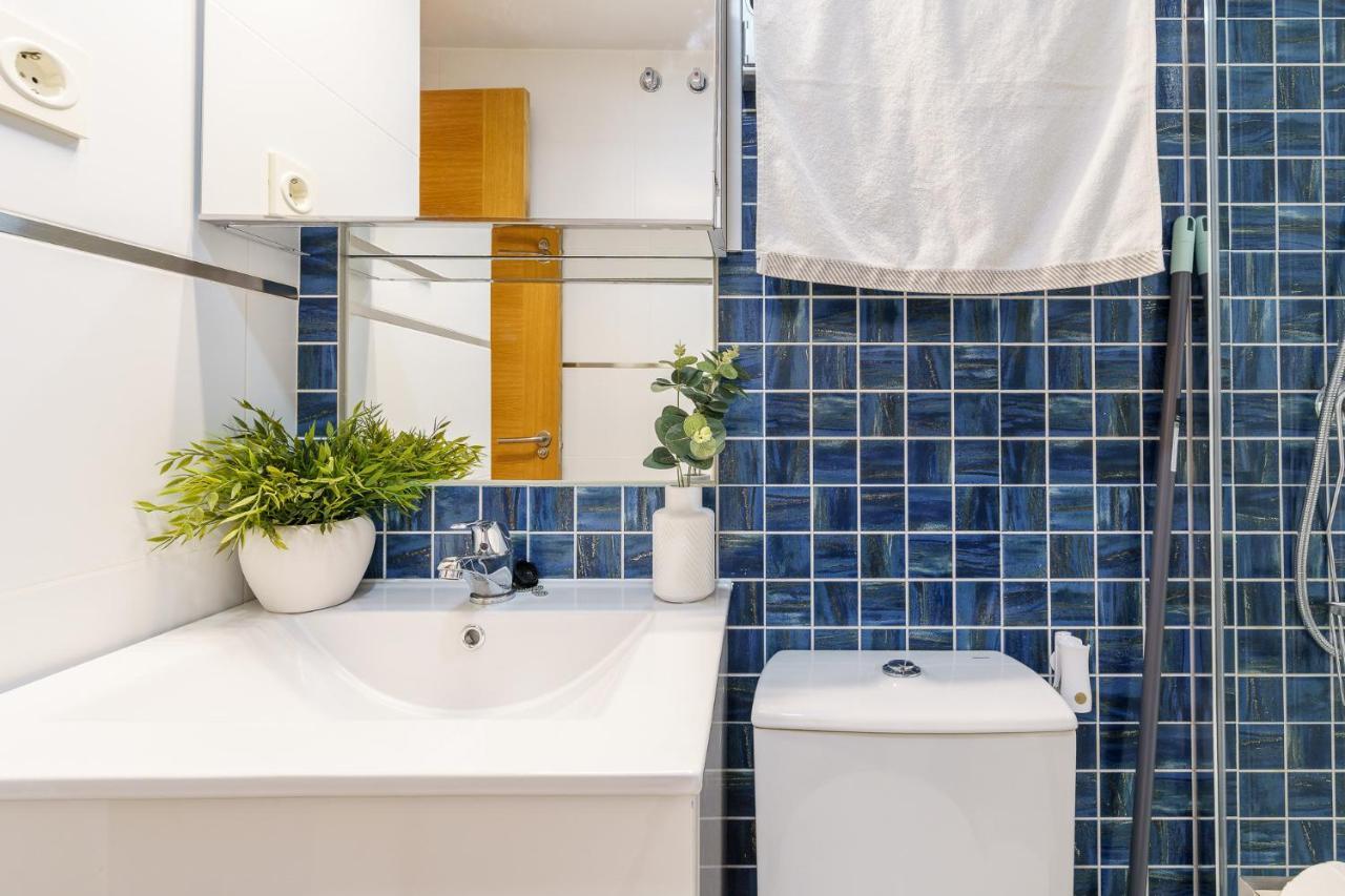 Malagasuite Cozy Center Apartment & Parking מראה חיצוני תמונה