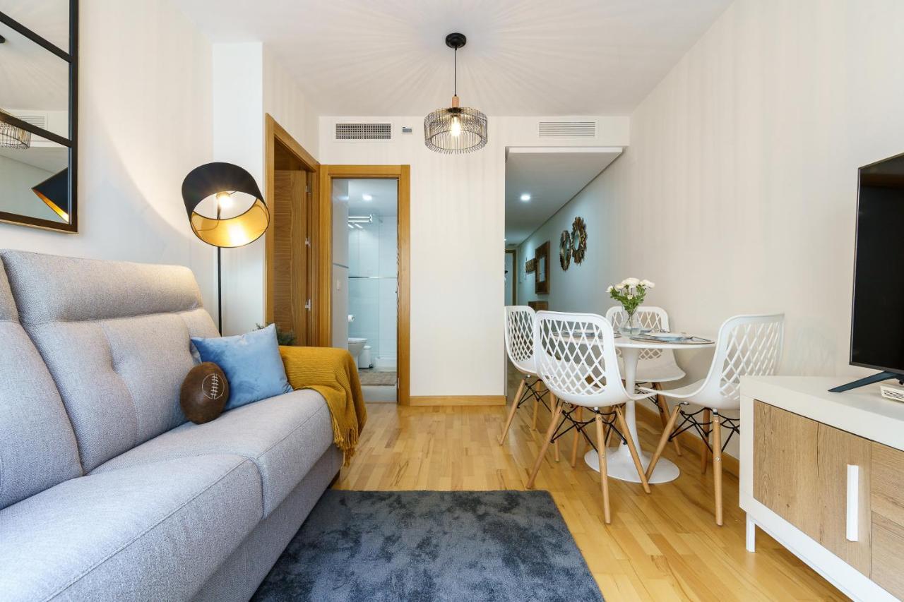 Malagasuite Cozy Center Apartment & Parking מראה חיצוני תמונה