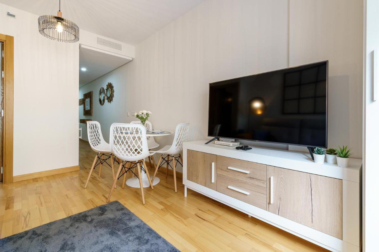 Malagasuite Cozy Center Apartment & Parking מראה חיצוני תמונה